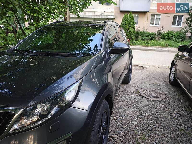 Позашляховик / Кросовер Kia Sportage 2012 в Чернівцях