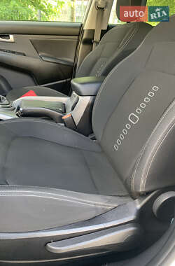 Внедорожник / Кроссовер Kia Sportage 2014 в 