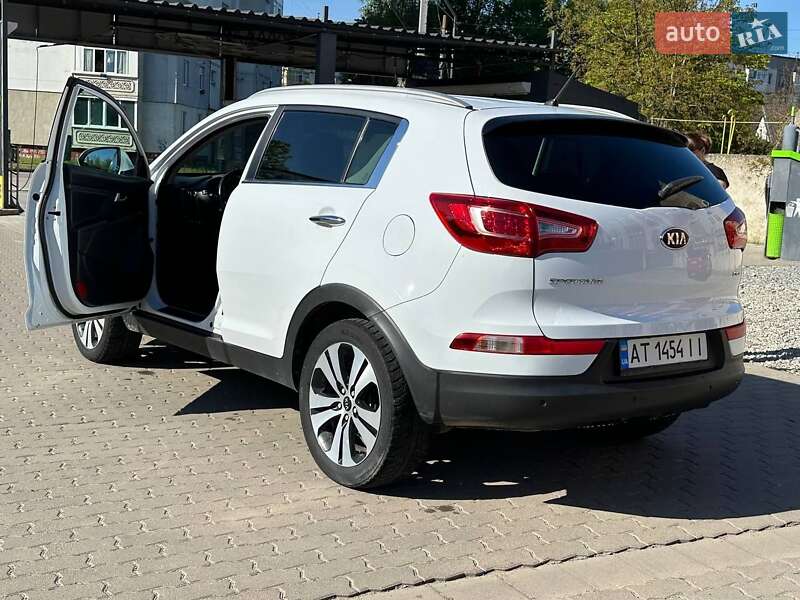 Внедорожник / Кроссовер Kia Sportage 2012 в Калуше