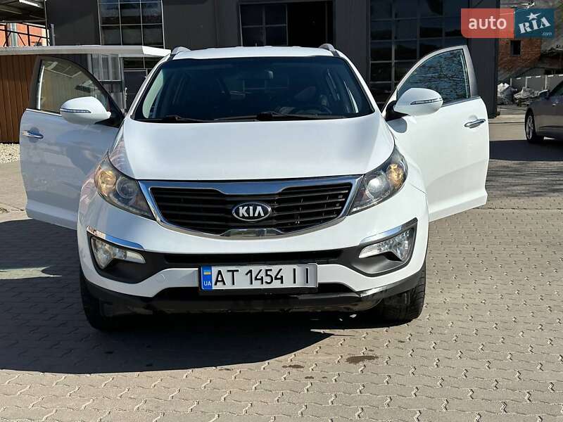 Внедорожник / Кроссовер Kia Sportage 2012 в Калуше