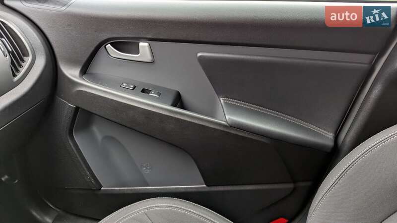 Внедорожник / Кроссовер Kia Sportage 2012 в Калуше