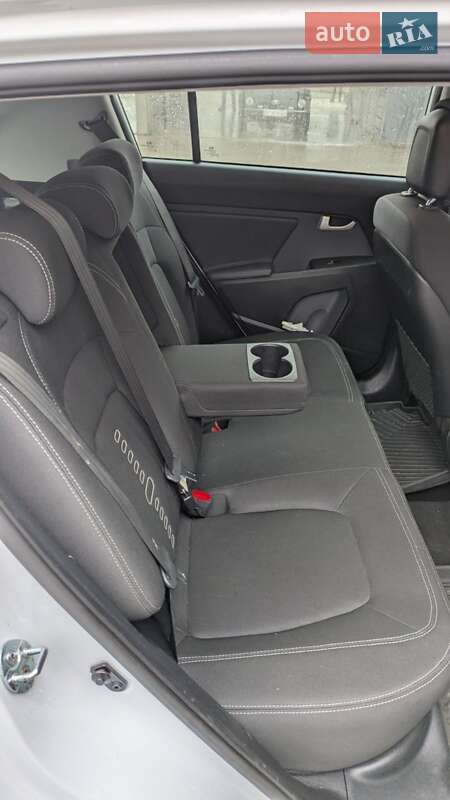 Внедорожник / Кроссовер Kia Sportage 2012 в Калуше