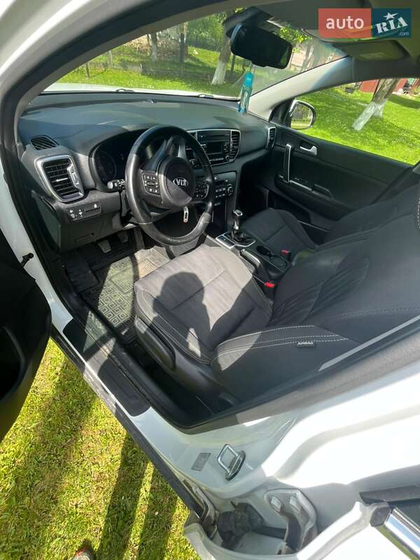 Внедорожник / Кроссовер Kia Sportage 2017 в Самборе