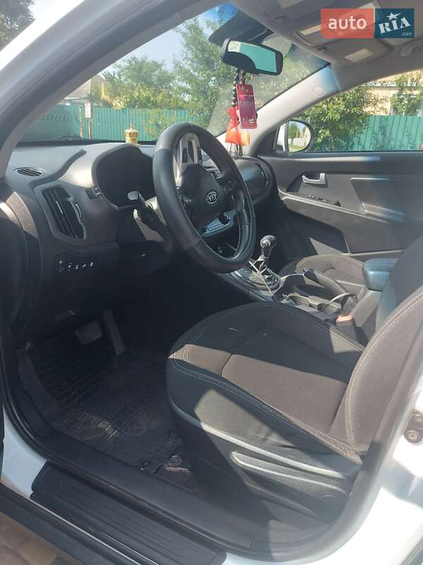 Позашляховик / Кросовер Kia Sportage 2012 в Смілі