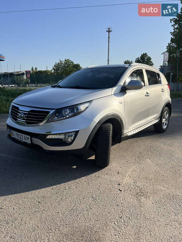 Внедорожник / Кроссовер Kia Sportage 2015 в Полтаве