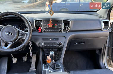 Внедорожник / Кроссовер Kia Sportage 2016 в 