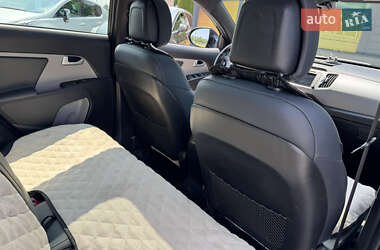 Внедорожник / Кроссовер Kia Sportage 2015 в 