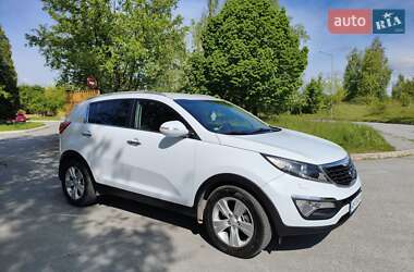 Внедорожник / Кроссовер Kia Sportage 2011 в 