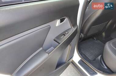 Внедорожник / Кроссовер Kia Sportage 2011 в 