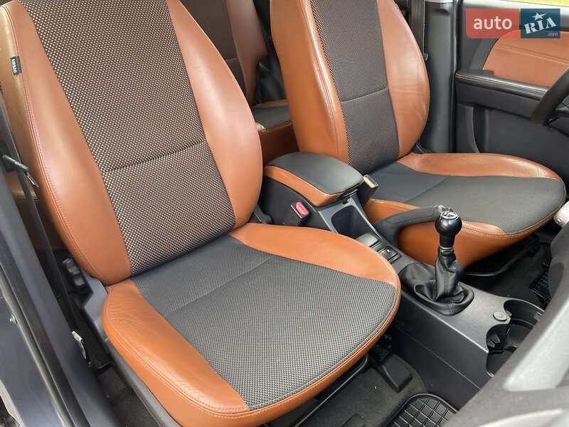 Позашляховик / Кросовер Kia Sportage 2009 в Полтаві