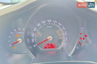 Внедорожник / Кроссовер Kia Sportage 2012 в 