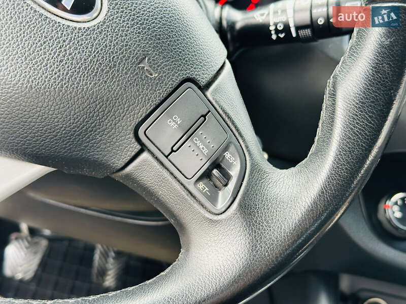 Позашляховик / Кросовер Kia Sportage 2013 в Харкові