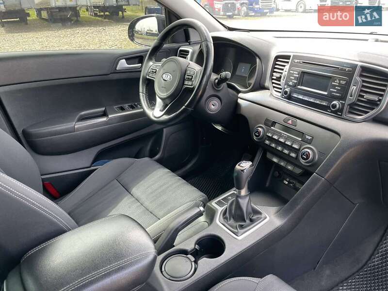 Внедорожник / Кроссовер Kia Sportage 2017 в Сваляве