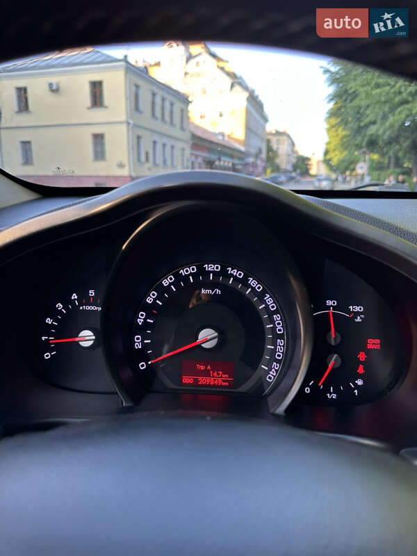 Внедорожник / Кроссовер Kia Sportage 2013 в Житомире