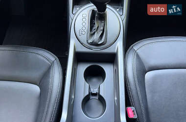 Внедорожник / Кроссовер Kia Sportage 2013 в 