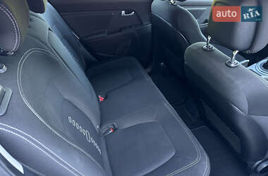 Позашляховик / Кросовер Kia Sportage 2015 в 