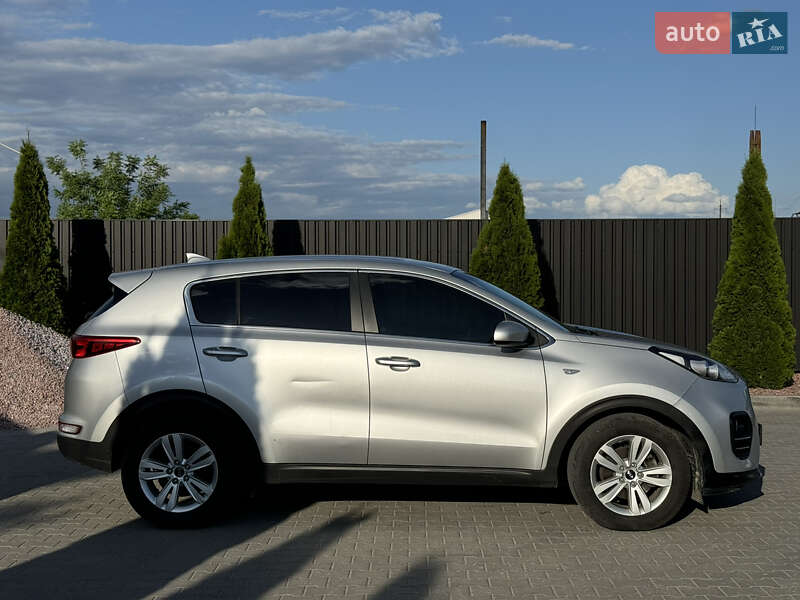 Внедорожник / Кроссовер Kia Sportage 2016 в Тернополе