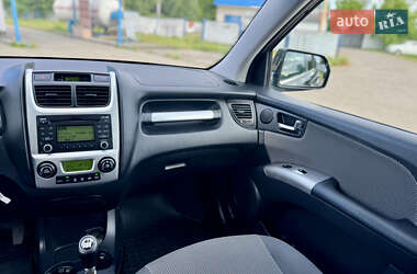Позашляховик / Кросовер Kia Sportage 2010 в 