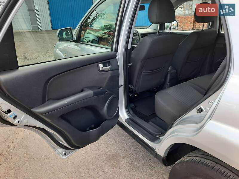 Внедорожник / Кроссовер Kia Sportage 2009 в Полтаве