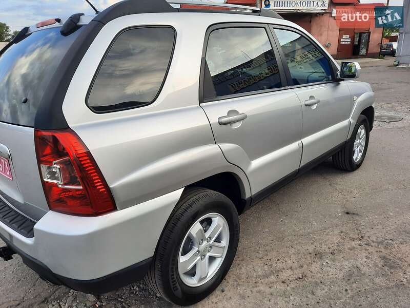 Внедорожник / Кроссовер Kia Sportage 2009 в Полтаве