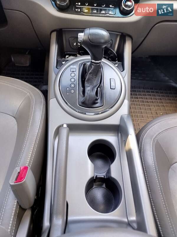 Внедорожник / Кроссовер Kia Sportage 2012 в Яворове