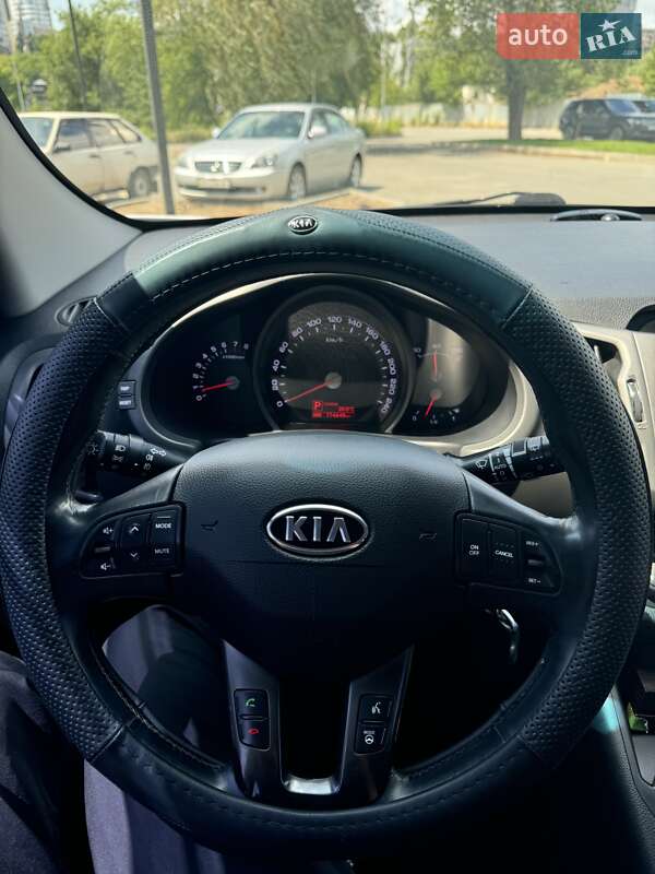 Позашляховик / Кросовер Kia Sportage 2012 в Дніпрі