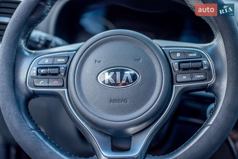 Позашляховик / Кросовер Kia Sportage 2016 в Одесі