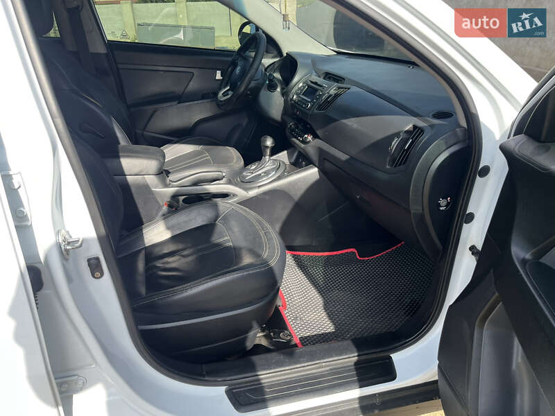 Позашляховик / Кросовер Kia Sportage 2012 в Єланці