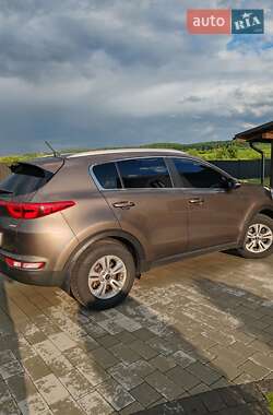 Позашляховик / Кросовер Kia Sportage 2016 в 