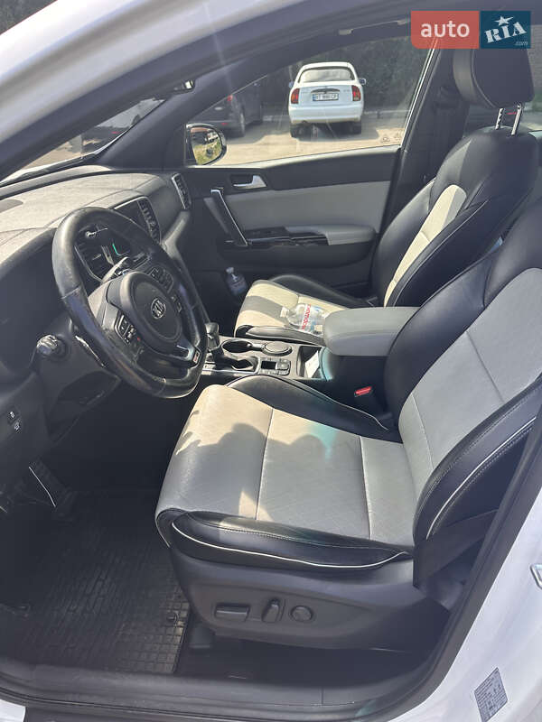 Позашляховик / Кросовер Kia Sportage 2016 в Києві