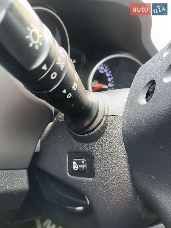 Внедорожник / Кроссовер Kia Sportage 2015 в Здолбунове