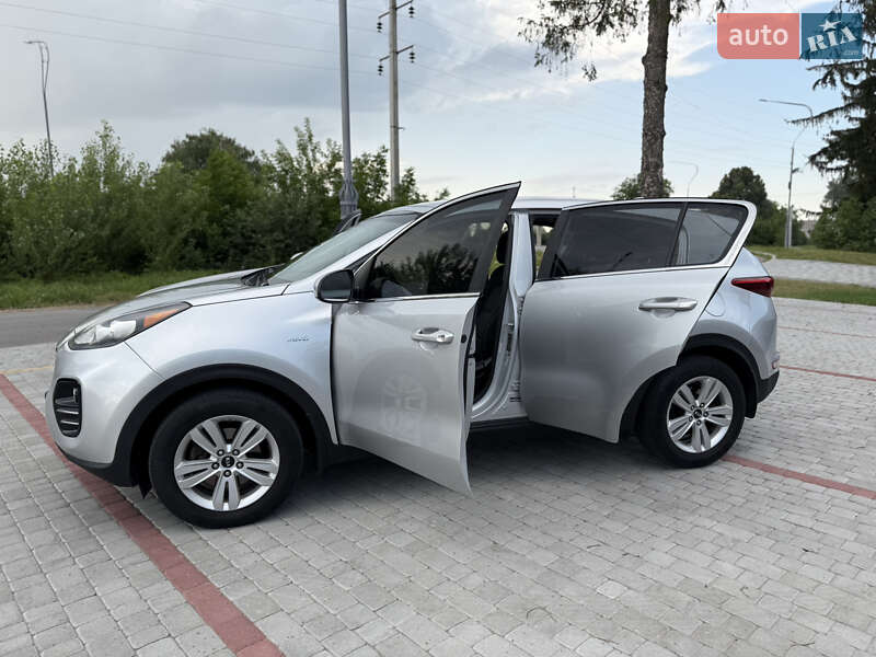 Позашляховик / Кросовер Kia Sportage 2015 в Старокостянтинові