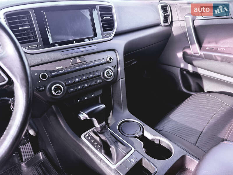 Позашляховик / Кросовер Kia Sportage 2018 в Львові