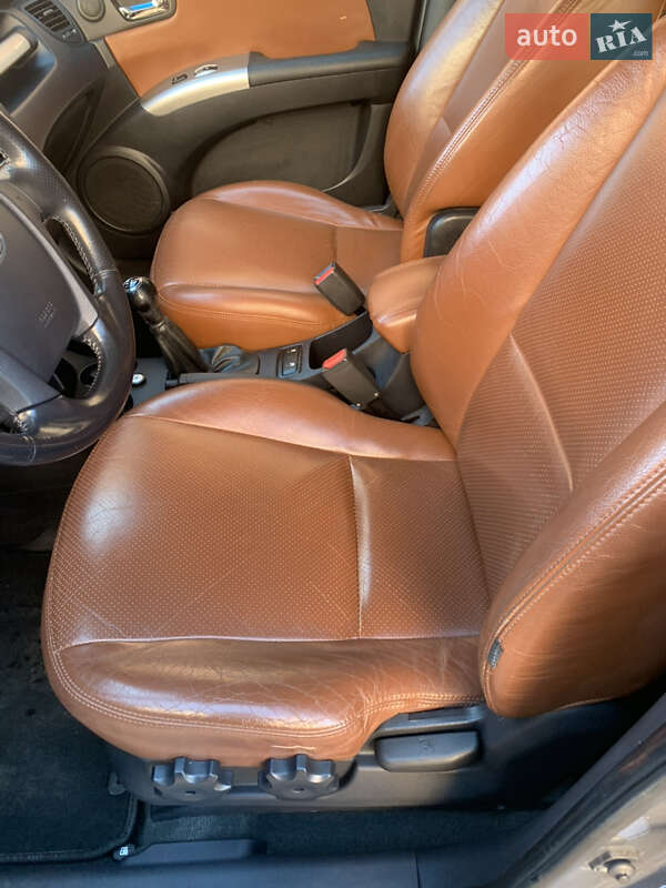 Позашляховик / Кросовер Kia Sportage 2007 в Івано-Франківську