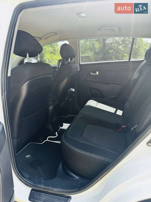 Позашляховик / Кросовер Kia Sportage 2012 в Миколаєві