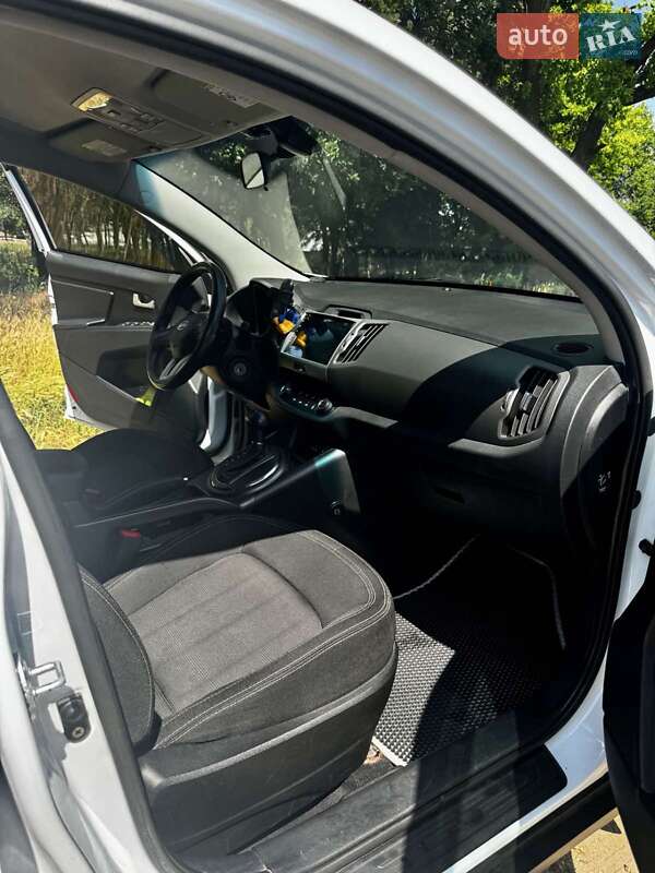 Позашляховик / Кросовер Kia Sportage 2012 в Миколаєві