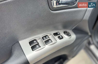 Внедорожник / Кроссовер Kia Sportage 2007 в 