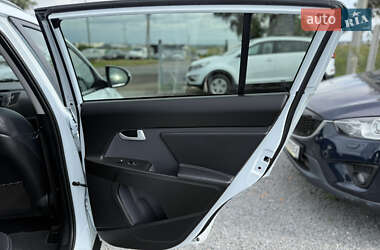 Внедорожник / Кроссовер Kia Sportage 2011 в 