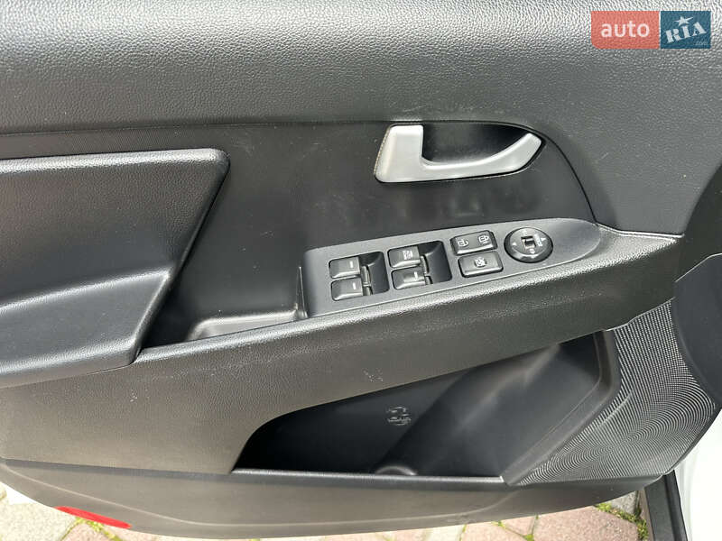 Внедорожник / Кроссовер Kia Sportage 2014 в Надворной
