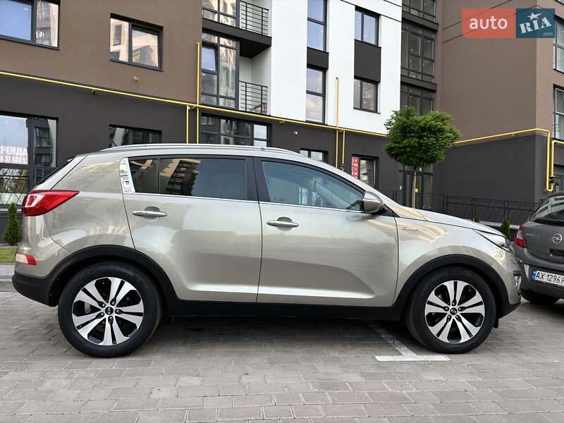 Внедорожник / Кроссовер Kia Sportage 2011 в Луцке