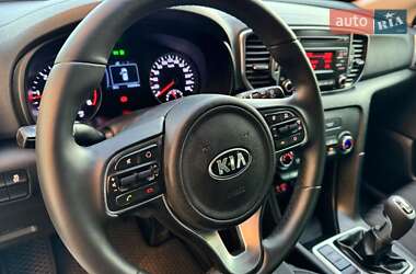 Внедорожник / Кроссовер Kia Sportage 2016 в 