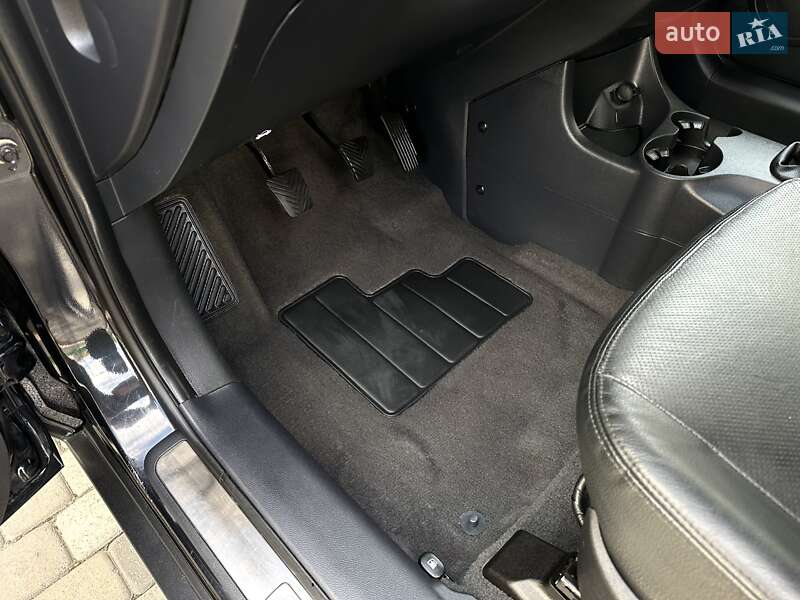 Позашляховик / Кросовер Kia Sportage 2008 в Івано-Франківську