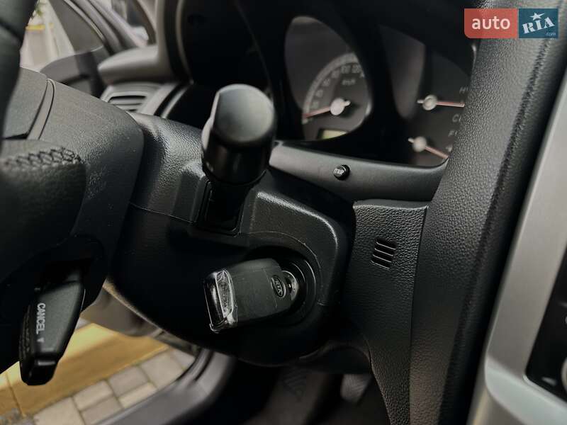 Позашляховик / Кросовер Kia Sportage 2008 в Івано-Франківську