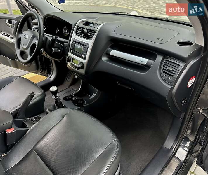 Позашляховик / Кросовер Kia Sportage 2008 в Івано-Франківську