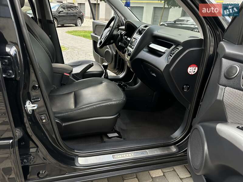 Позашляховик / Кросовер Kia Sportage 2008 в Івано-Франківську