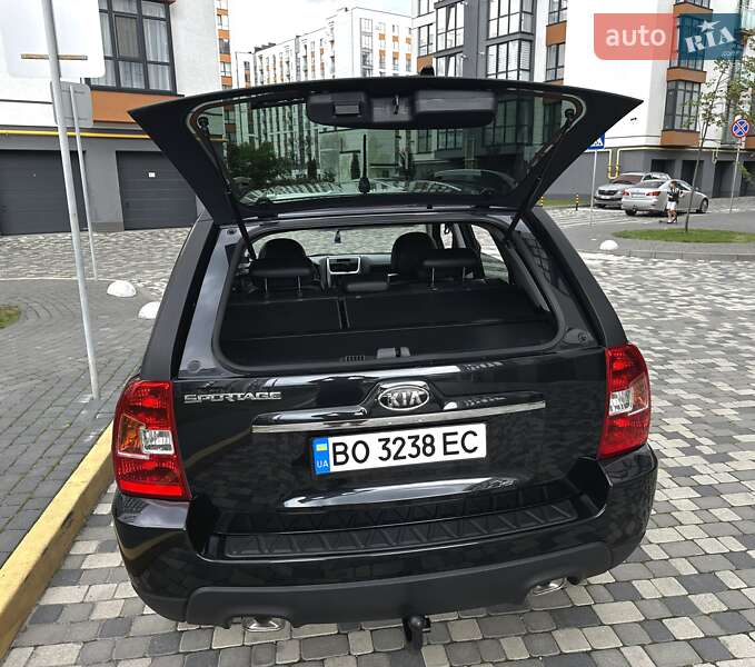 Позашляховик / Кросовер Kia Sportage 2008 в Івано-Франківську