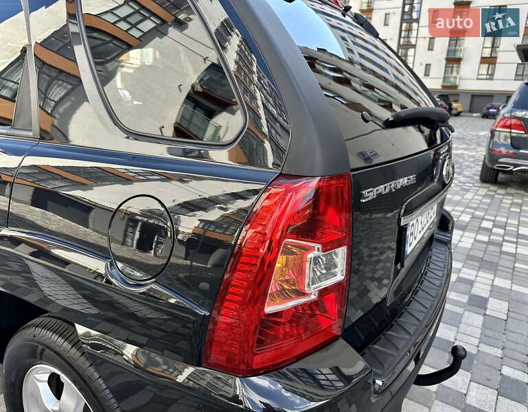 Позашляховик / Кросовер Kia Sportage 2008 в Івано-Франківську