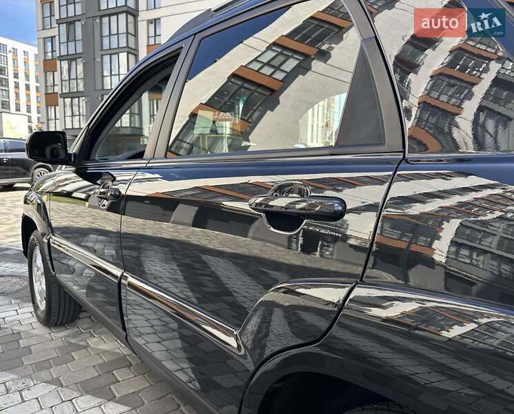 Позашляховик / Кросовер Kia Sportage 2008 в Івано-Франківську