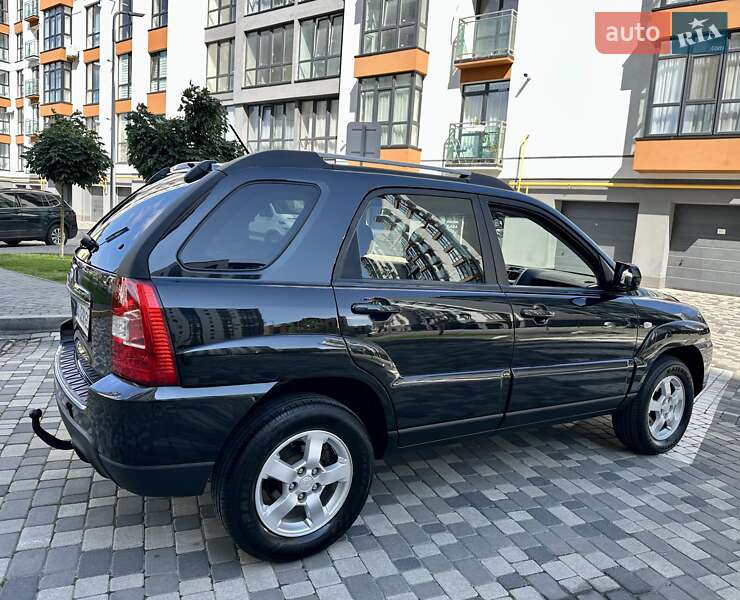 Позашляховик / Кросовер Kia Sportage 2008 в Івано-Франківську