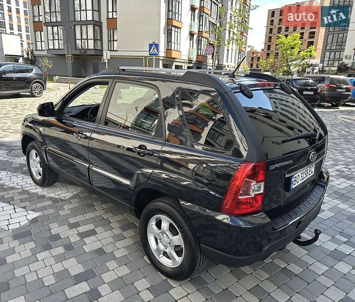 Позашляховик / Кросовер Kia Sportage 2008 в Івано-Франківську